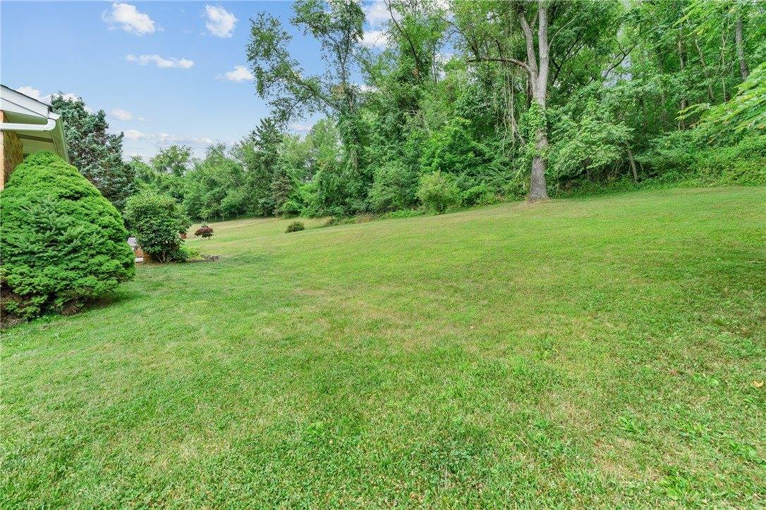 371 Altermoor Dr, Natrona Hts/Harrison Township, PA 15065