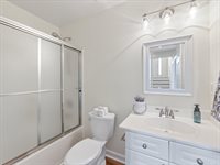 201 Rosedale Lane, Matthews, NC 28105