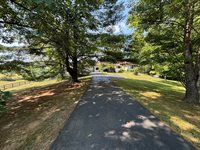 1365 Oak Ridge Rd, Buchanan, VA 24066