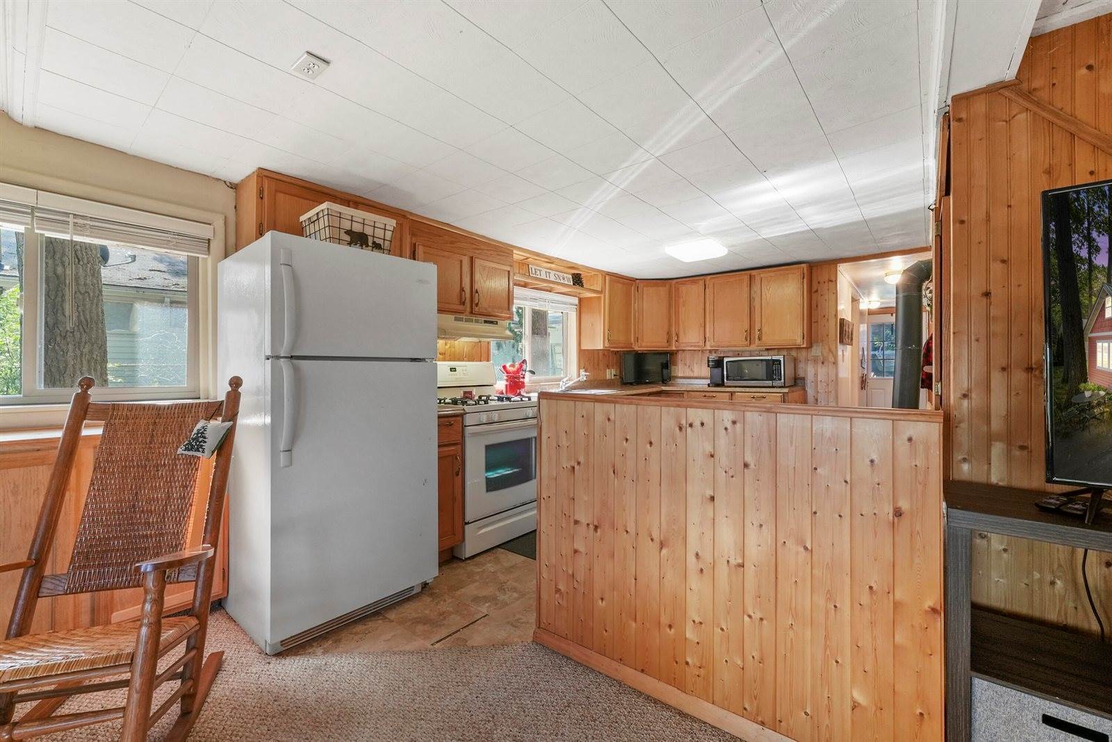 1403 Houghton View Drive, Houghton Lake, MI 48629