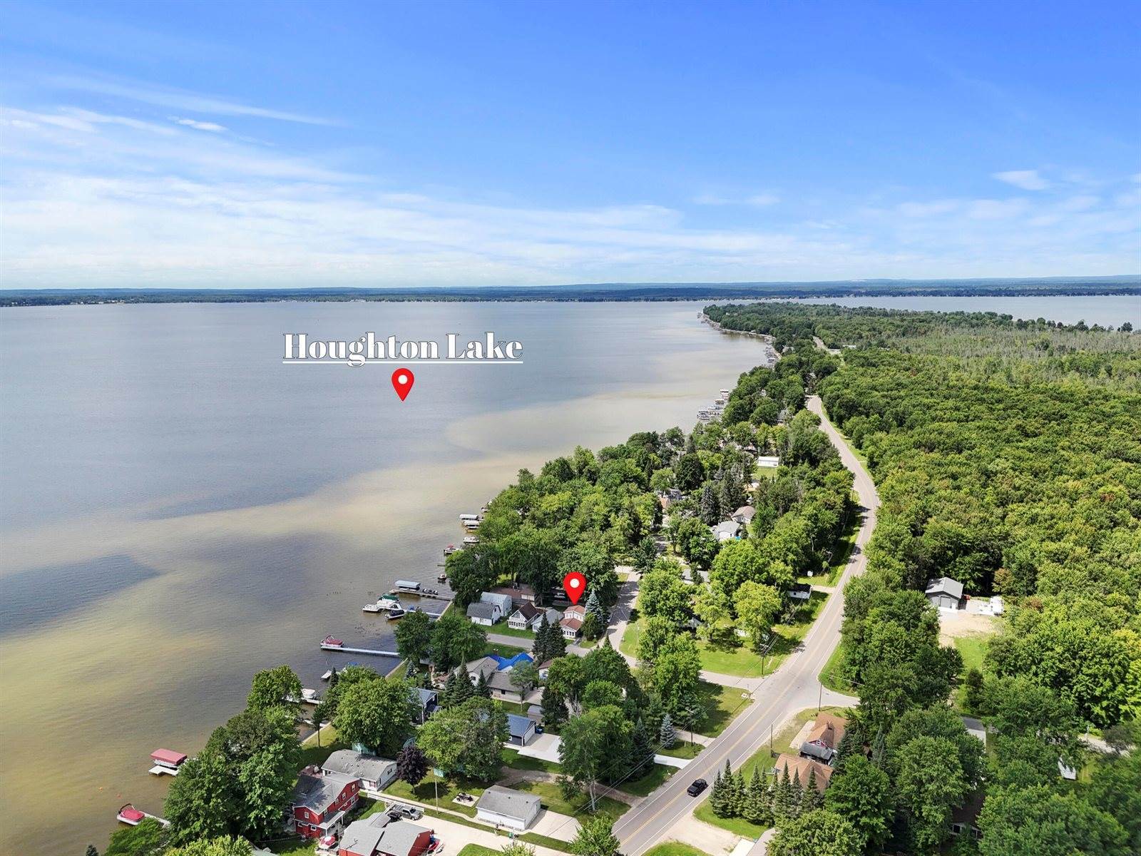 2821 North Townline Road, Houghton Lake, MI 48629