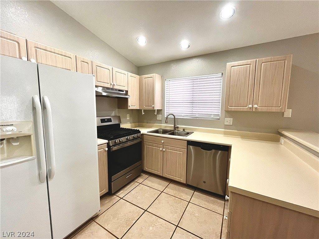 1003 Sand Coral Drive, Las Vegas, NV 89123