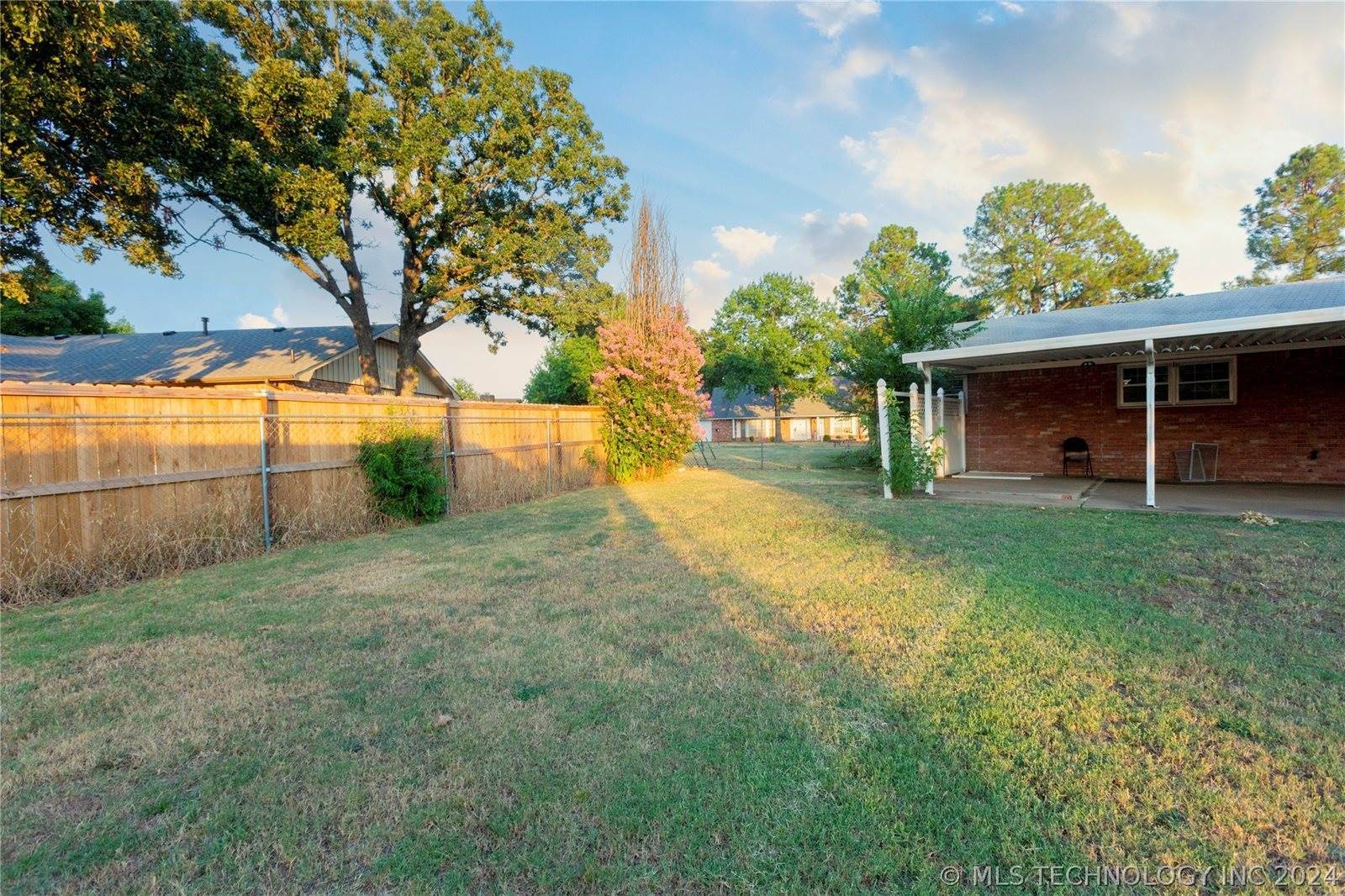 1210 Wade Wells Drive, Henryetta, OK 74437