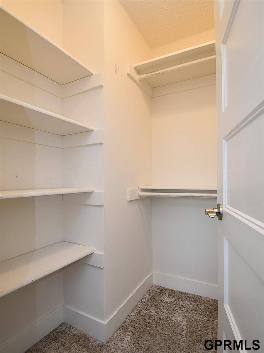 15206 Vane Street, Bennington, NE 68007