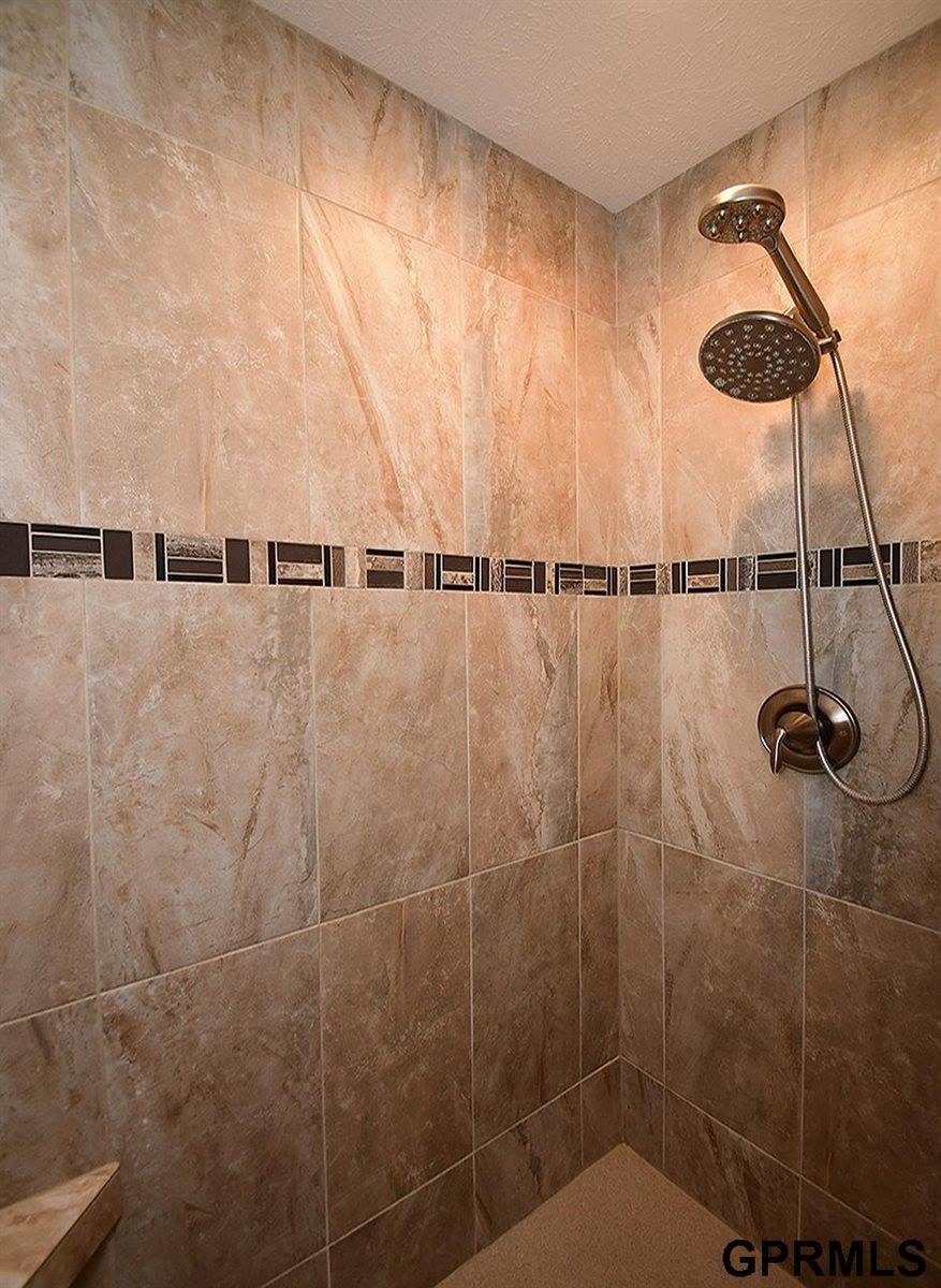 15206 Vane Street, Bennington, NE 68007