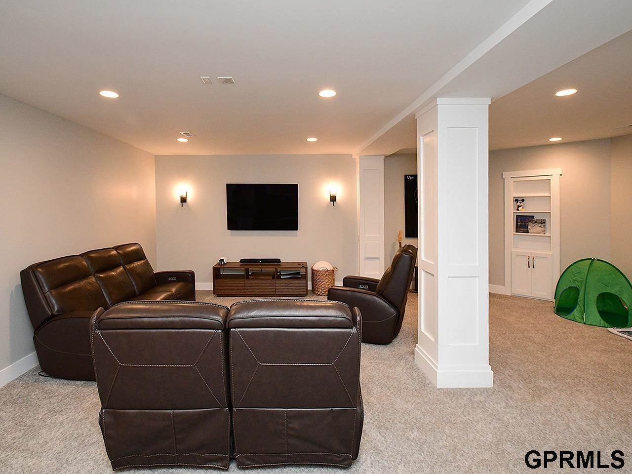 15206 Vane Street, Bennington, NE 68007