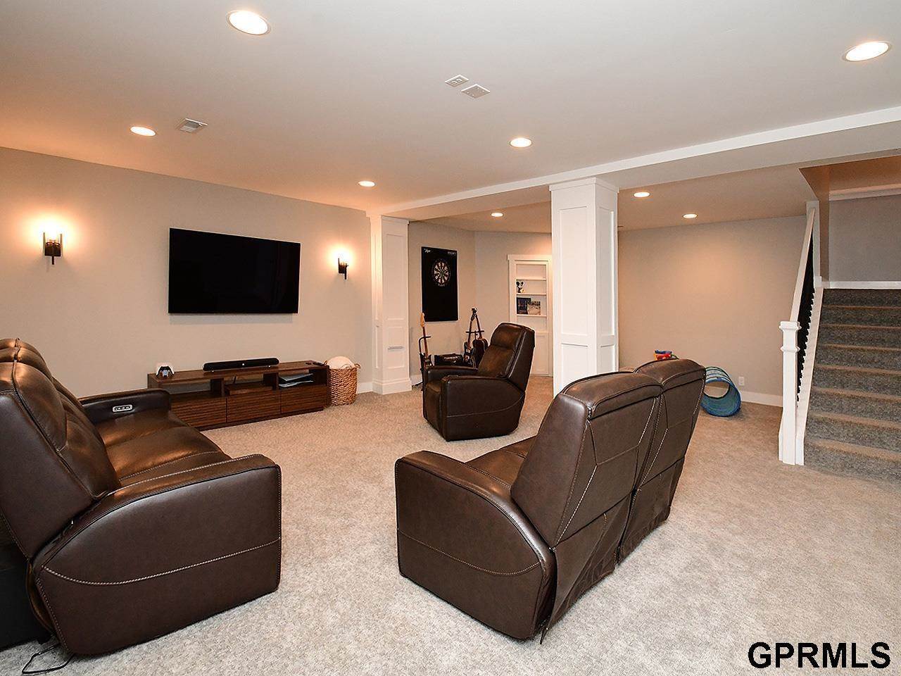 15206 Vane Street, Bennington, NE 68007