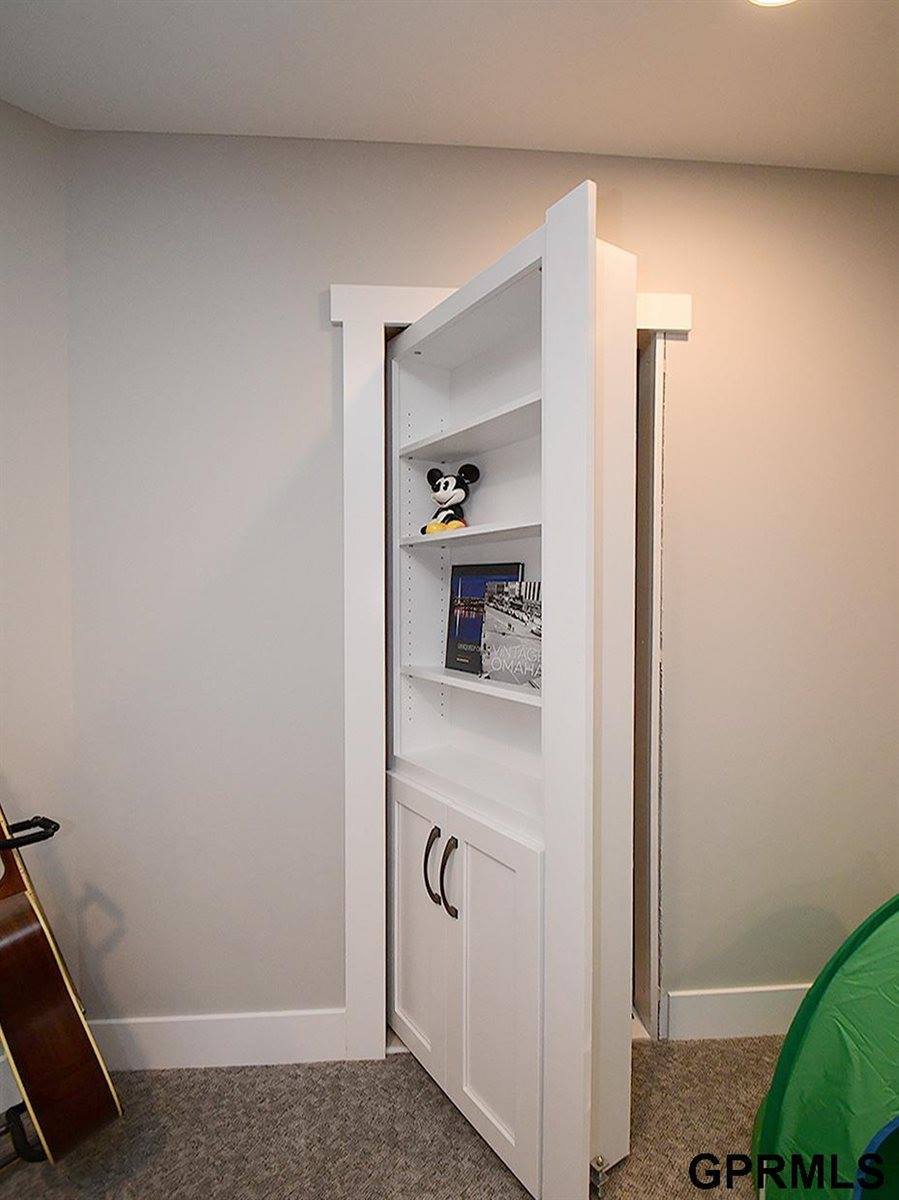 15206 Vane Street, Bennington, NE 68007