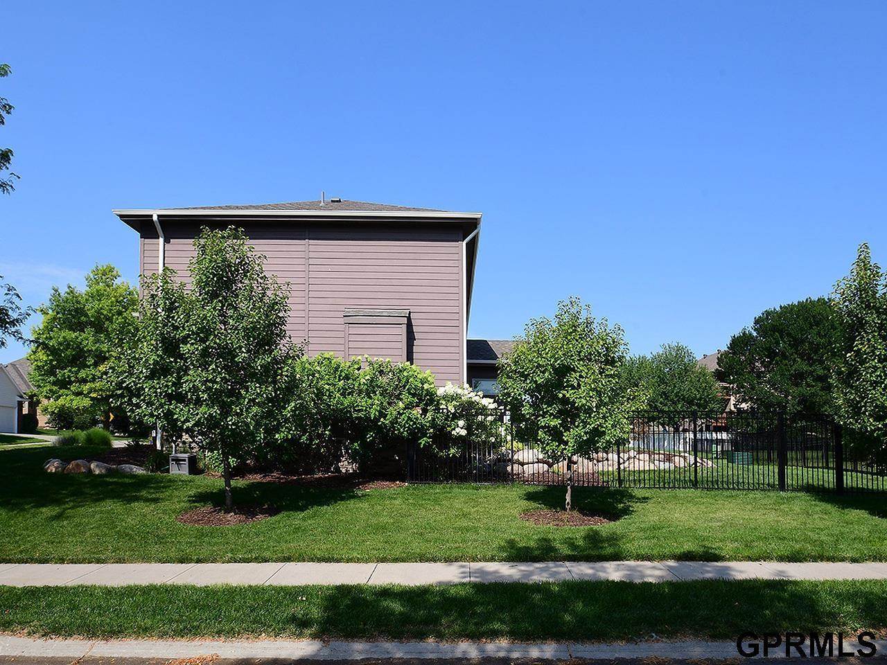 15206 Vane Street, Bennington, NE 68007