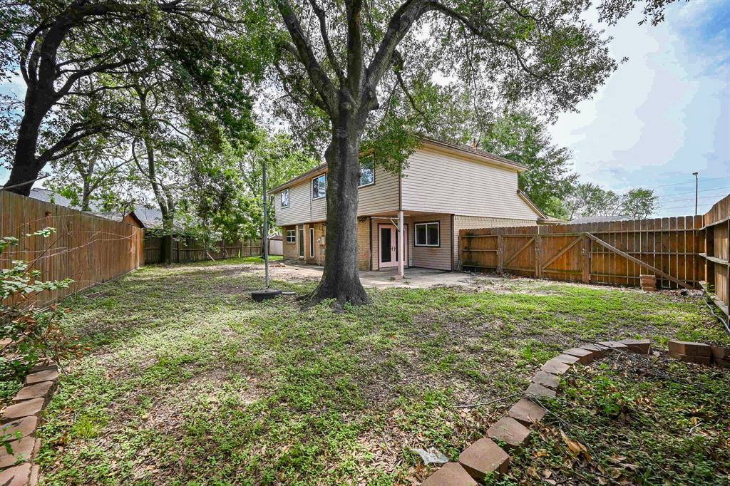 7235 Battle Hills Drive, Houston, TX 77040