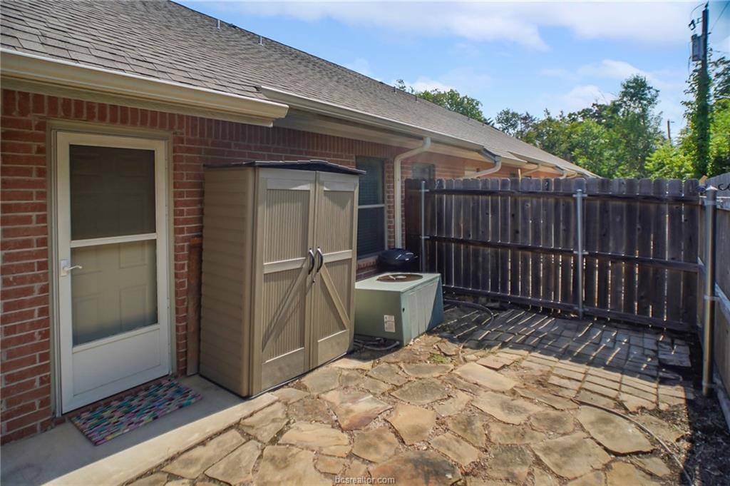 1702 Deacon Drive, College Station, TX 77845