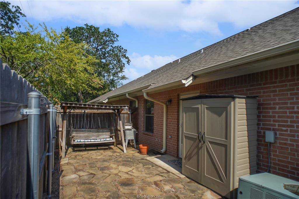 1702 Deacon Drive, College Station, TX 77845