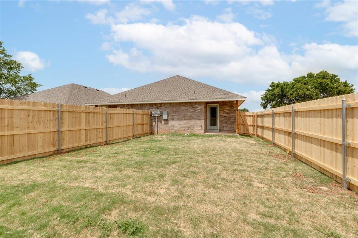 1310 SW New York Ave, Lawton, OK 73501