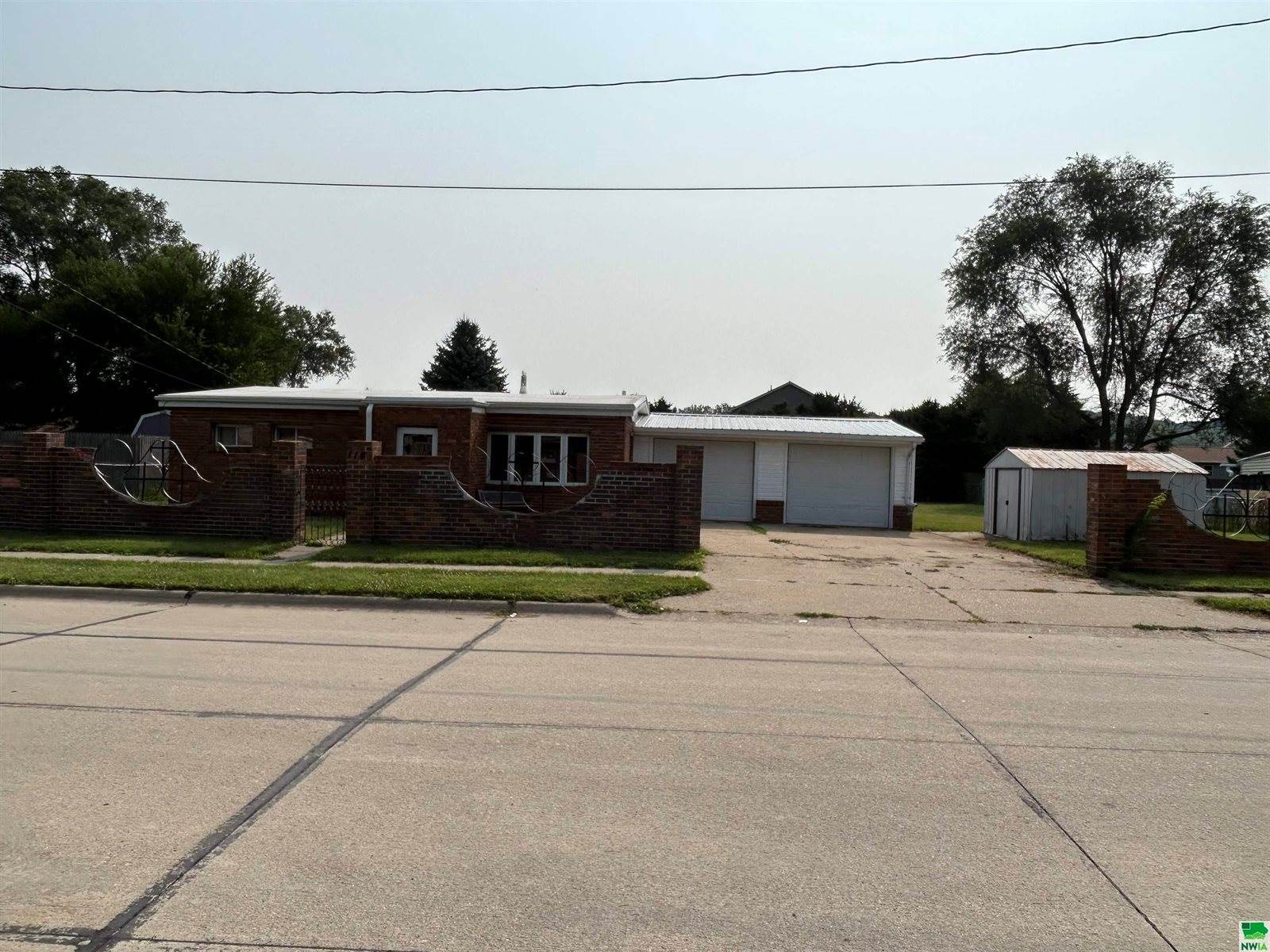 114 Leneve St., No. Sioux City, SD 57049