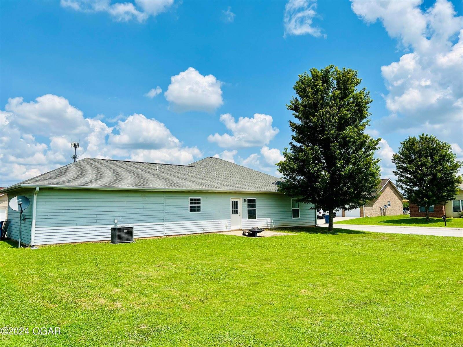 1310 Reata, Carthage, MO 64836