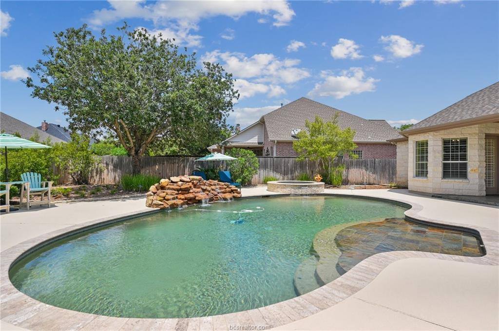 830 Pine Valley Drive, College Station, TX 77845