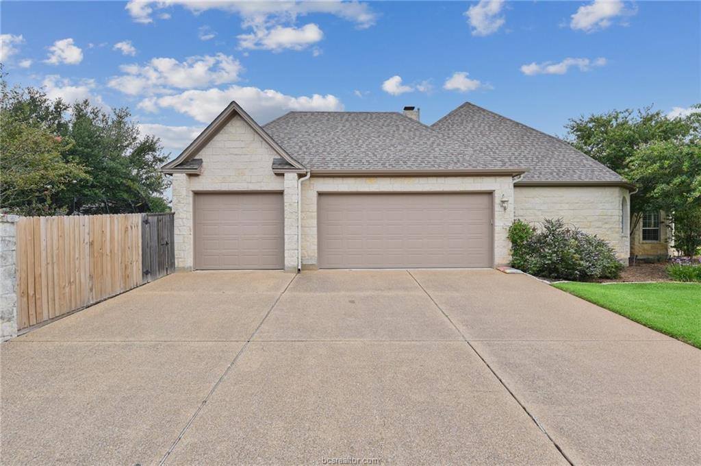 830 Pine Valley Drive, College Station, TX 77845