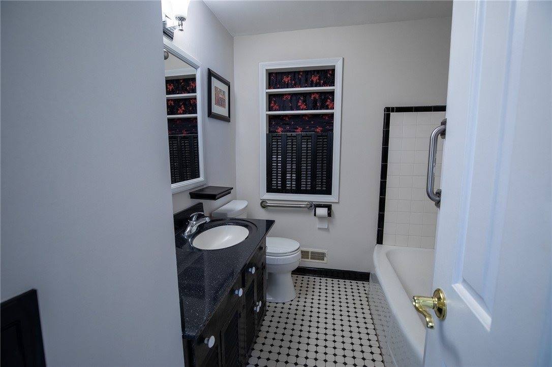 832 Dewitt Road, Webster, NY 14580