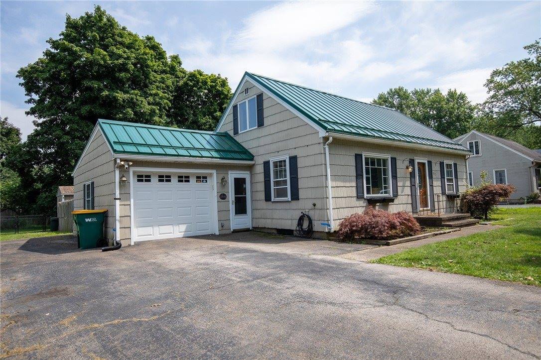 832 Dewitt Road, Webster, NY 14580