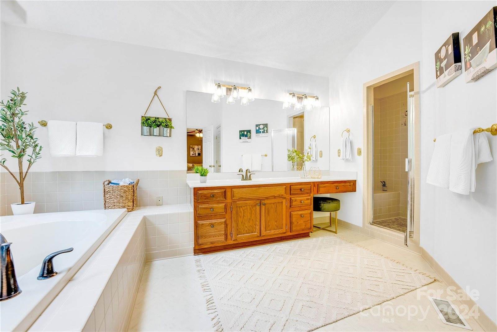 5 Cobble Hill Road, Fairview, NC 28730