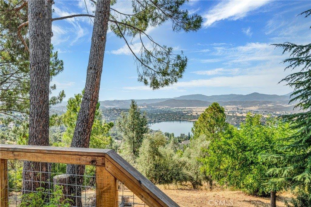 16522 Ridgecrest Court, Hidden Valley Lake, CA 95467