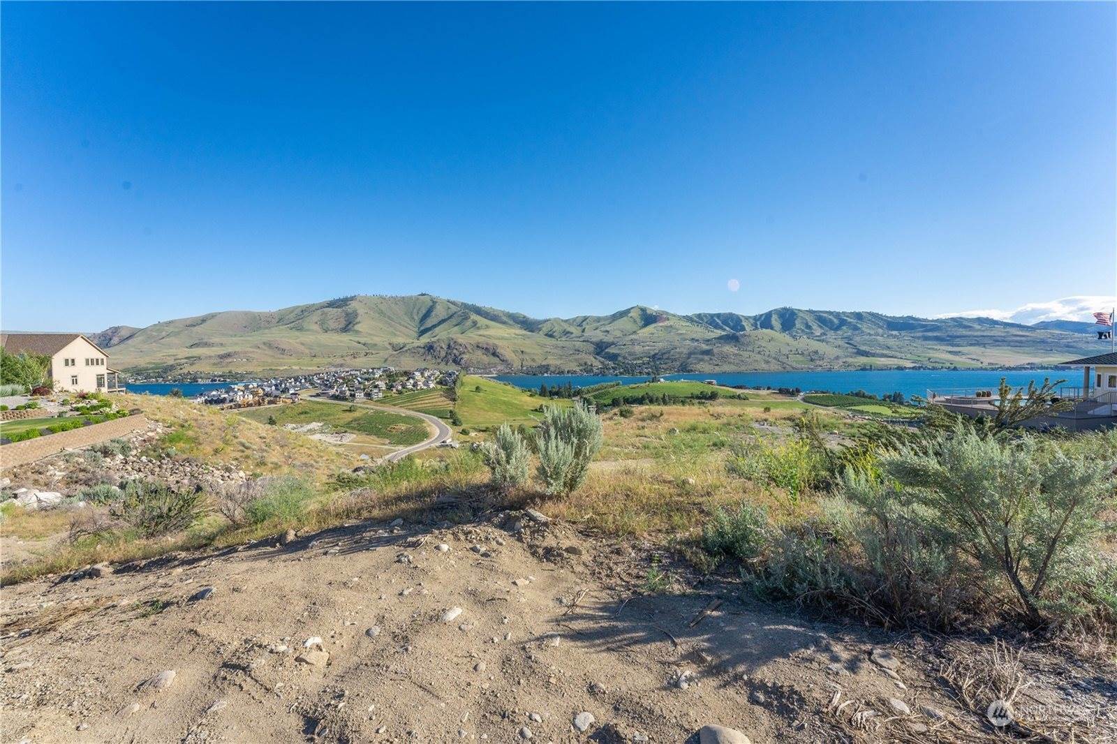 320 Orchard View Dr, Chelan, WA 98816