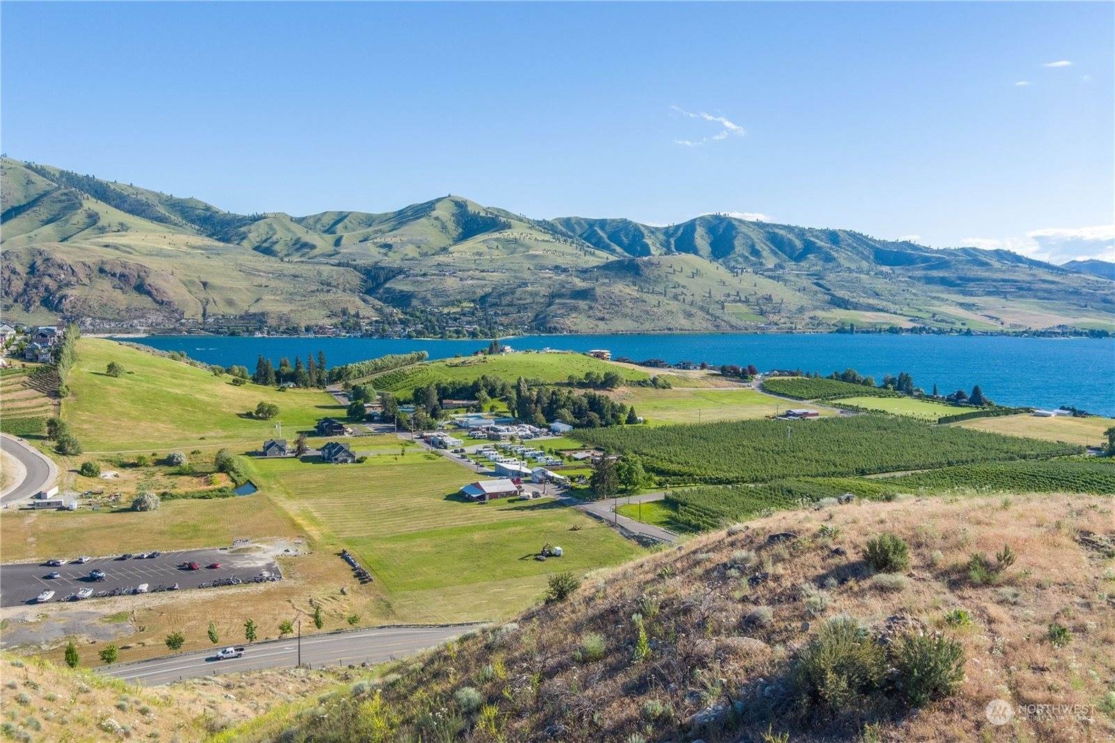 320 Orchard View Dr, Chelan, WA 98816