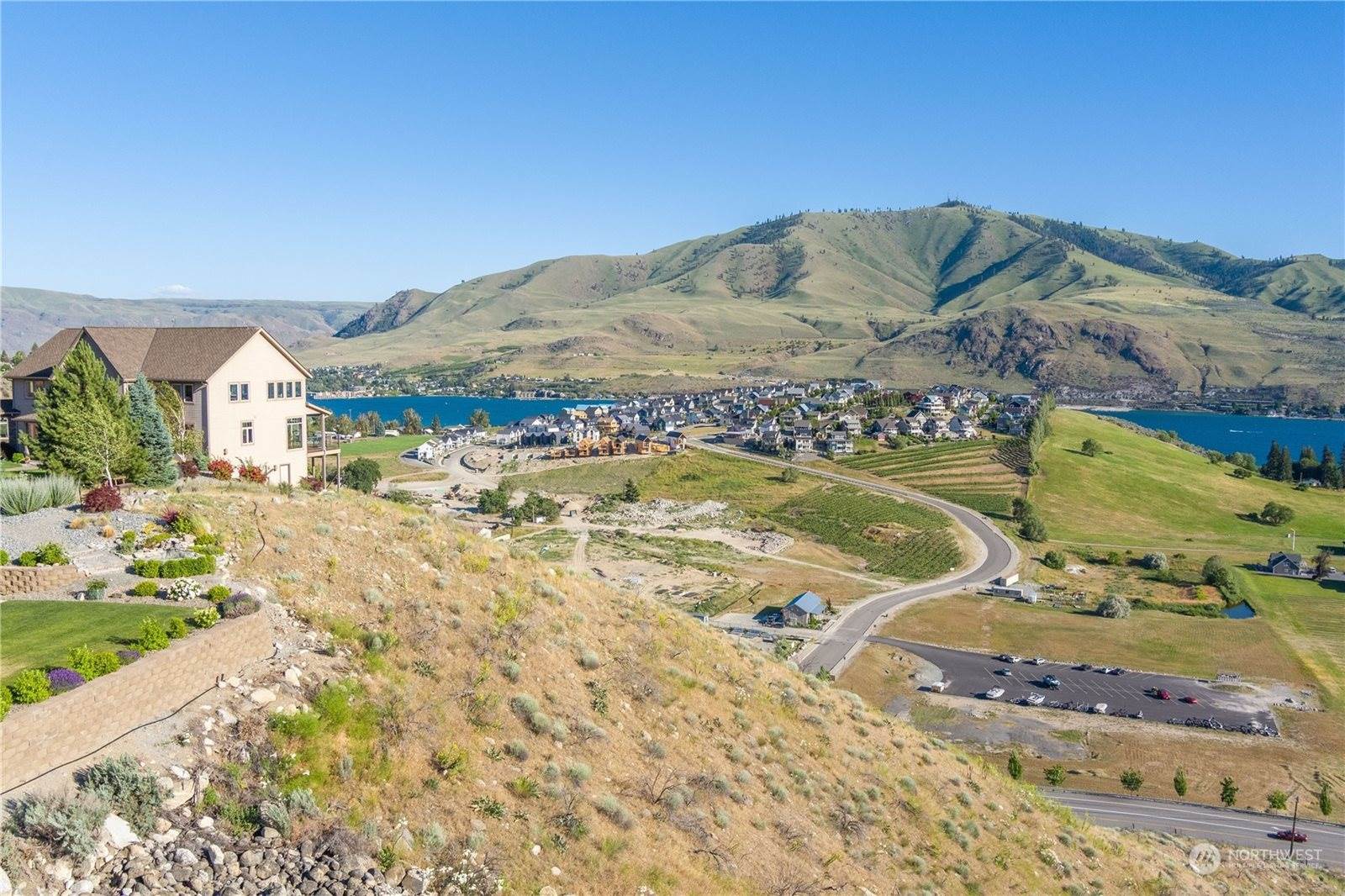 320 Orchard View Dr, Chelan, WA 98816