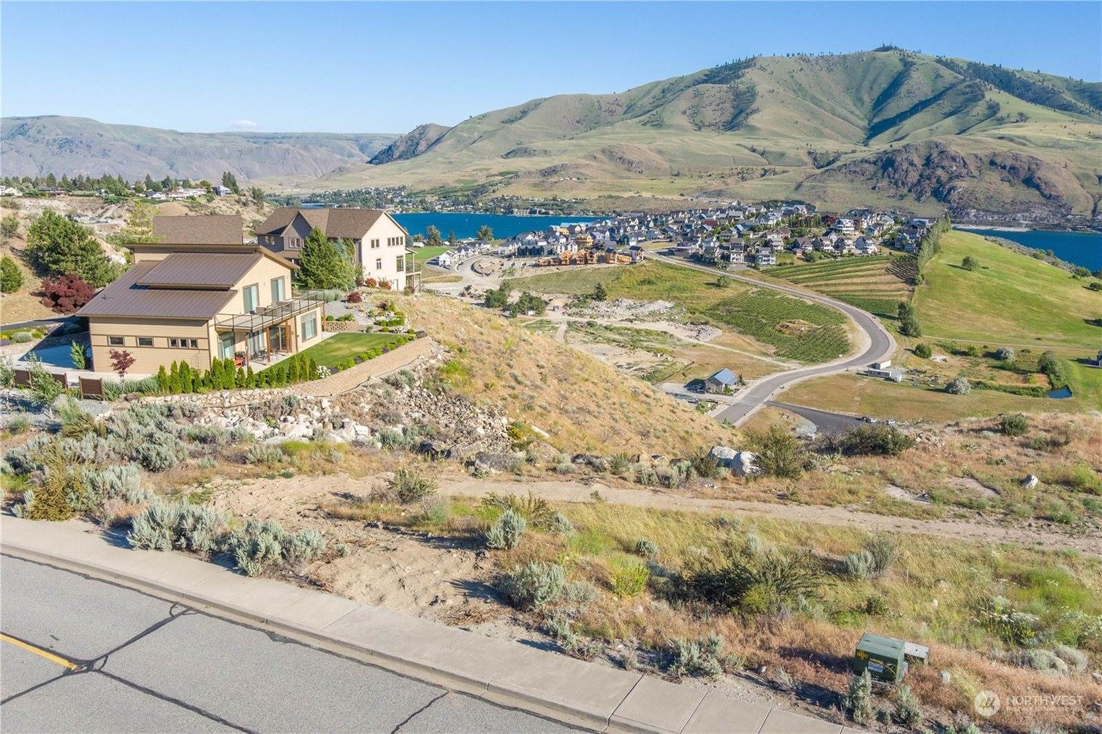 320 Orchard View Dr, Chelan, WA 98816