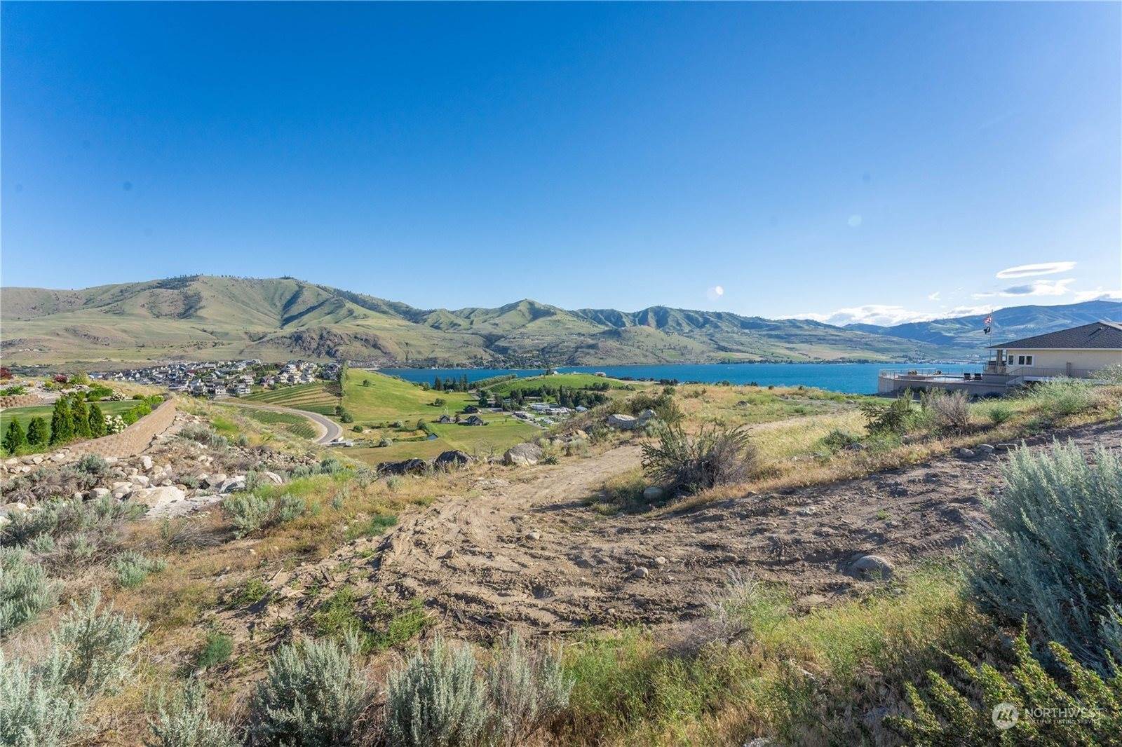 320 Orchard View Dr, Chelan, WA 98816