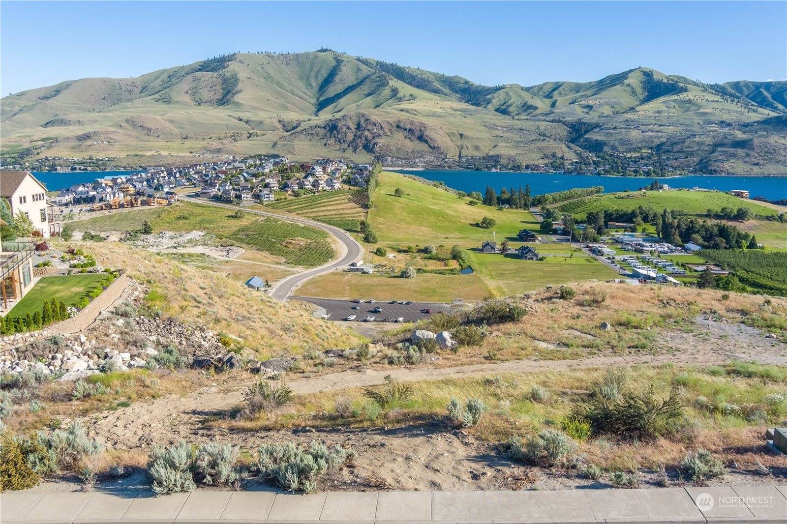 320 Orchard View Dr, Chelan, WA 98816