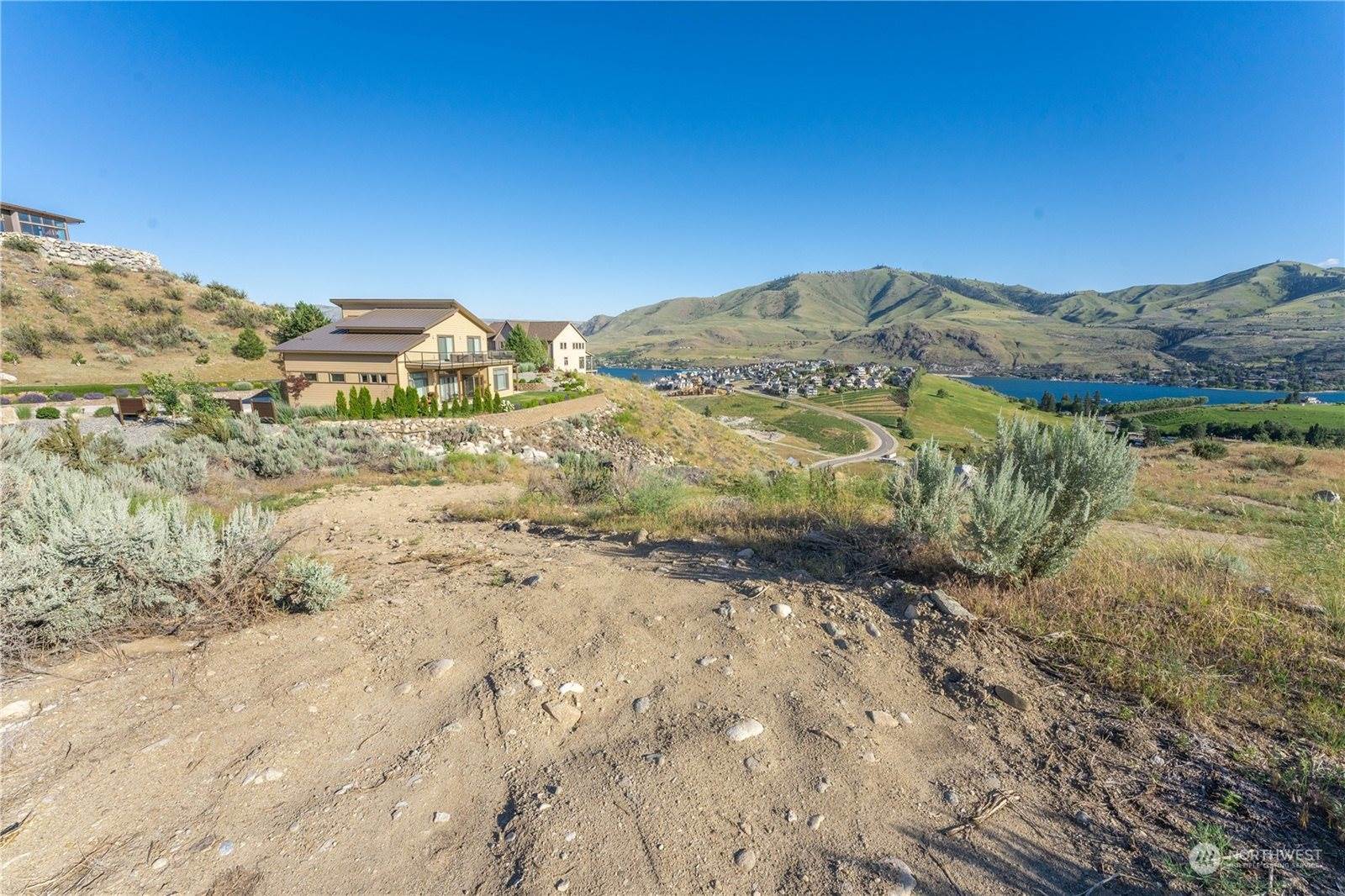 320 Orchard View Dr, Chelan, WA 98816