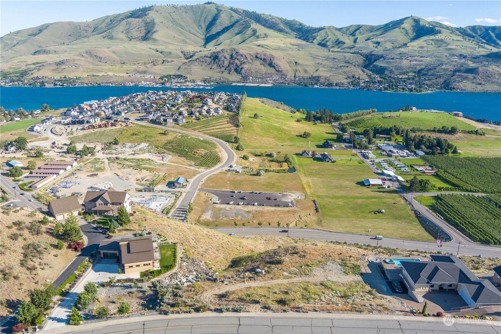 320 Orchard View Dr, Chelan, WA 98816