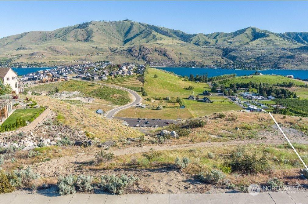 320 Orchard View Dr, Chelan, WA 98816