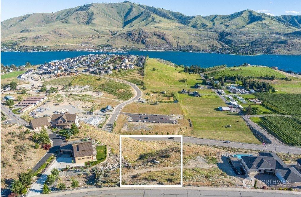 320 Orchard View Dr, Chelan, WA 98816