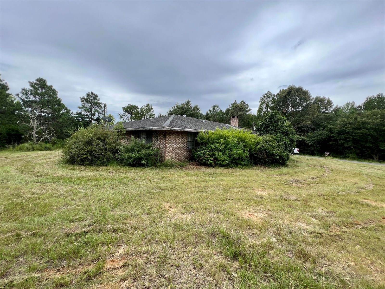 167 Phillip James Rd, Leesville, LA 71446