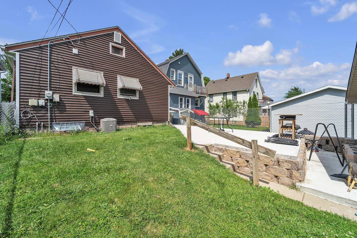 5843 W Madison STREET, West Allis, WI 53214