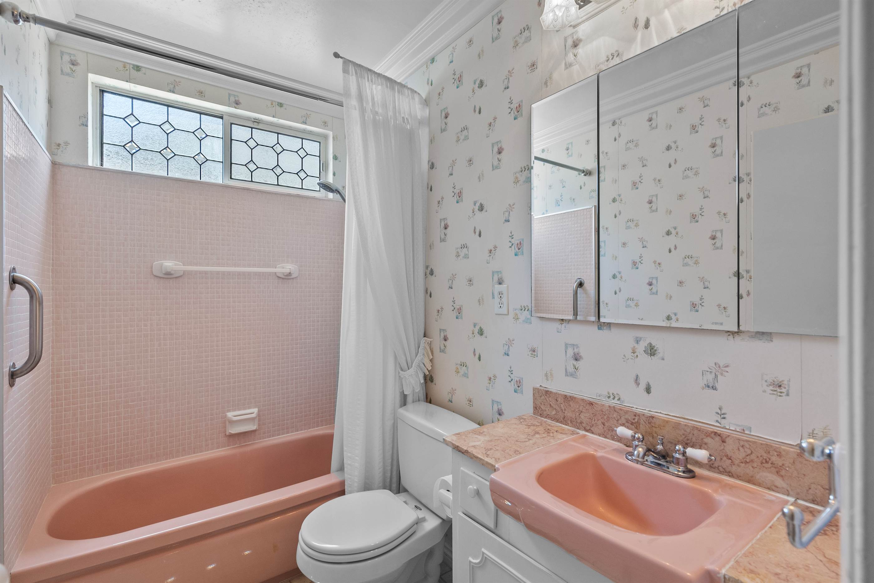 9521 Geyser Avenue, Northridge, CA 91324