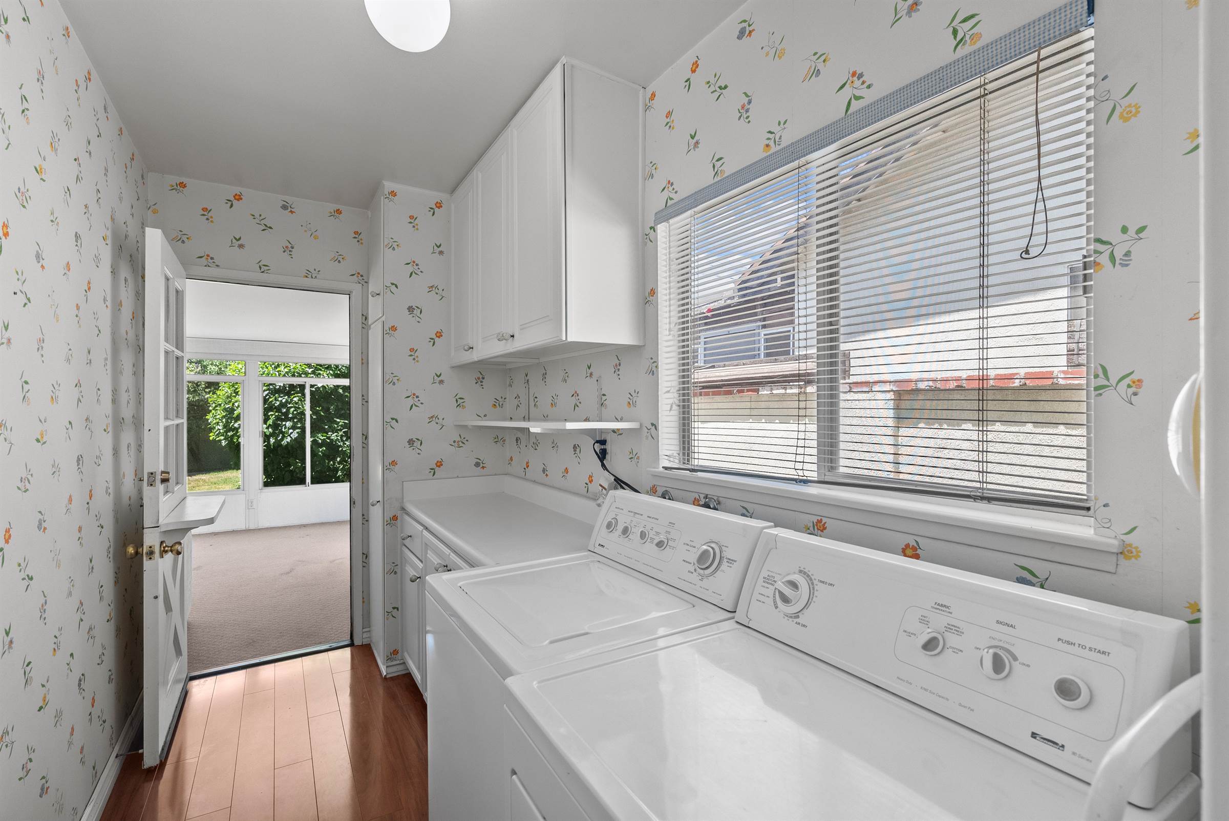 9521 Geyser Avenue, Northridge, CA 91324