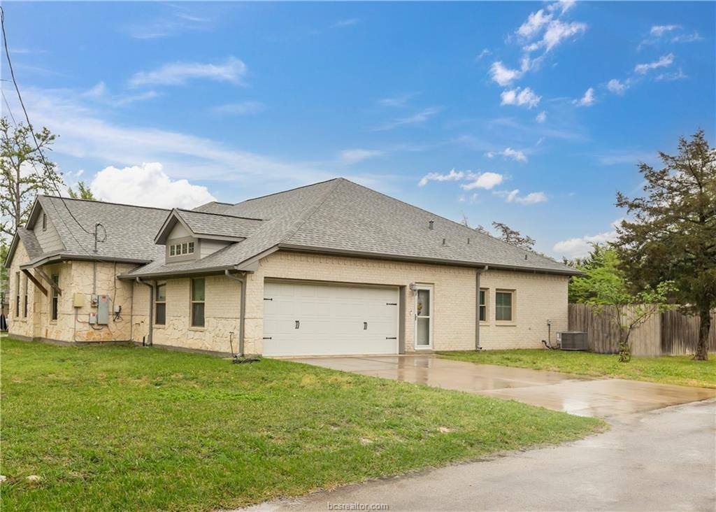 2004 Post Oak, College Station, TX 77845