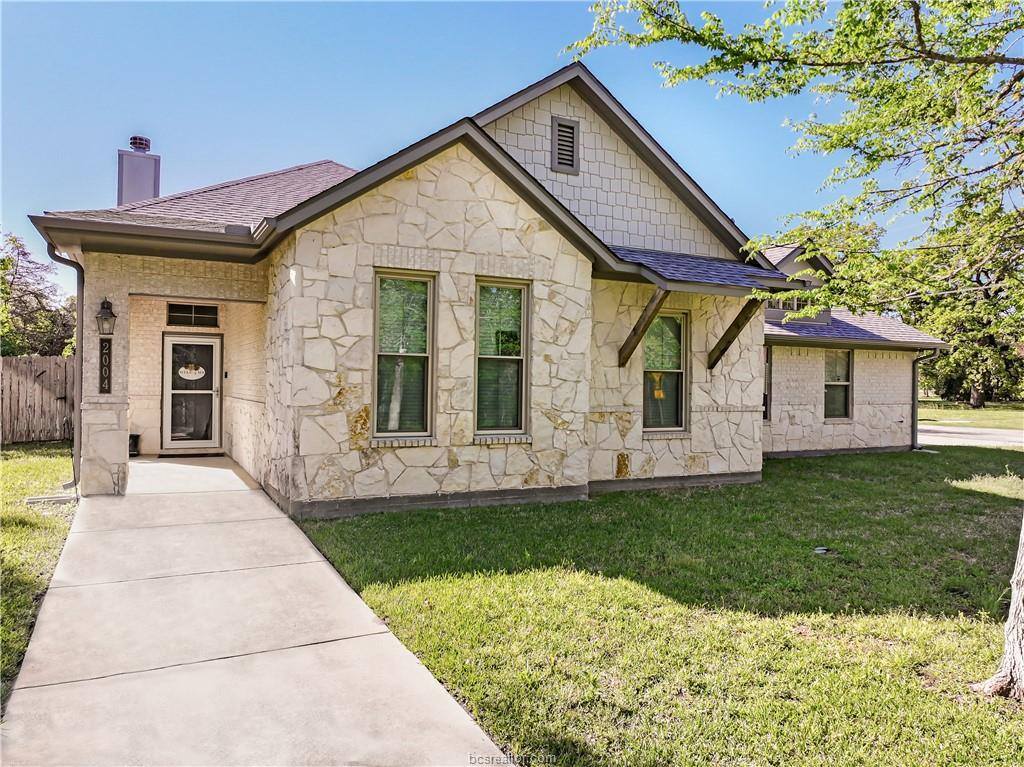 2004 Post Oak, College Station, TX 77845