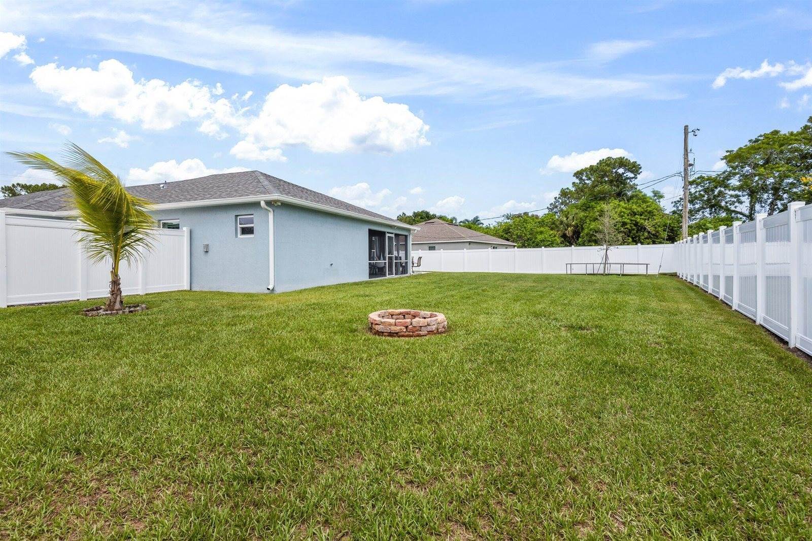 470 NW Concord Drive, Port Saint Lucie, FL 34983