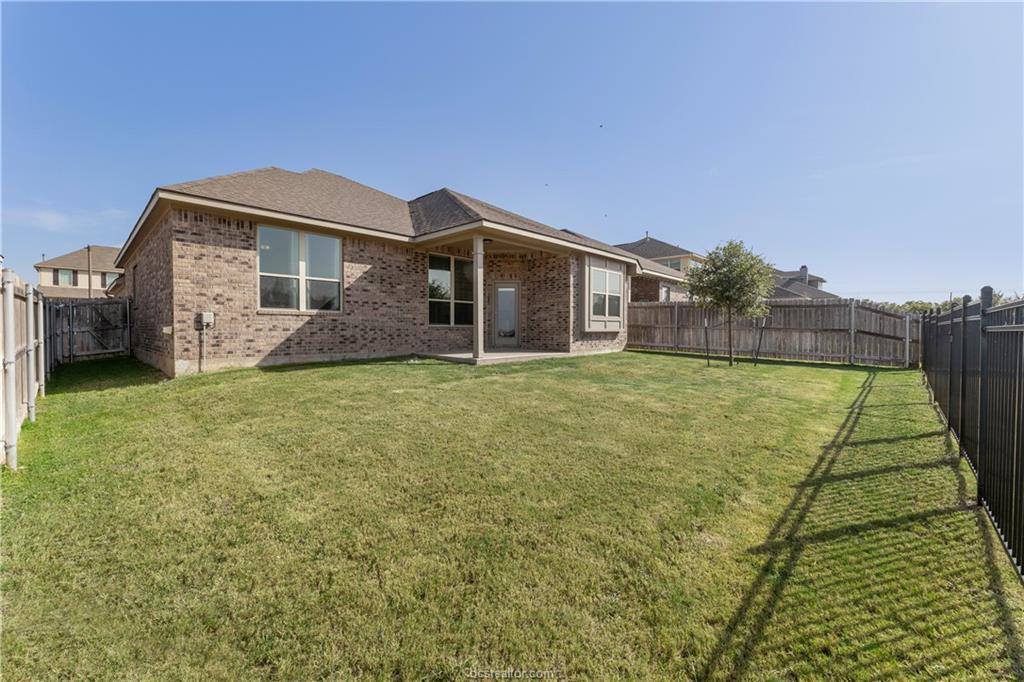 6332 Spartan Drive, College Station, TX 77845