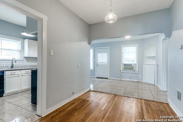 551 West Highland Blvd, San Antonio, TX 78210