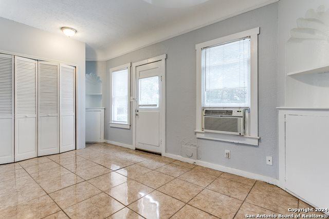 551 West Highland Blvd, San Antonio, TX 78210