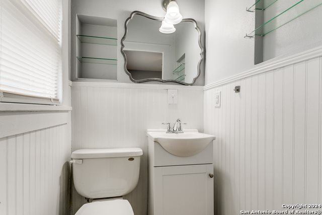 551 West Highland Blvd, San Antonio, TX 78210