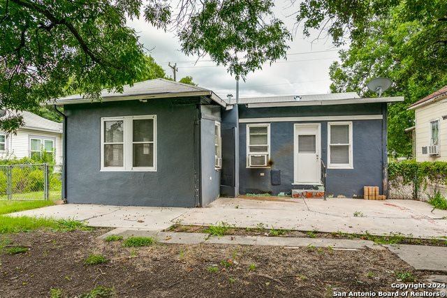 551 West Highland Blvd, San Antonio, TX 78210