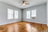 551 West Highland Blvd, San Antonio, TX 78210