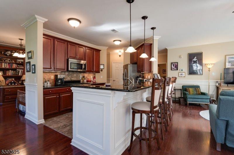 28 Zachary Way, Mount Arlington, NJ 07856