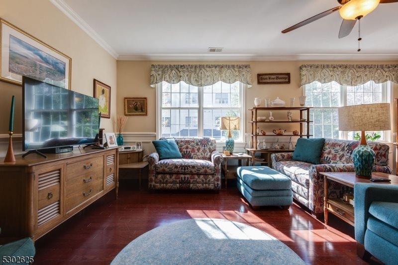 28 Zachary Way, Mount Arlington, NJ 07856